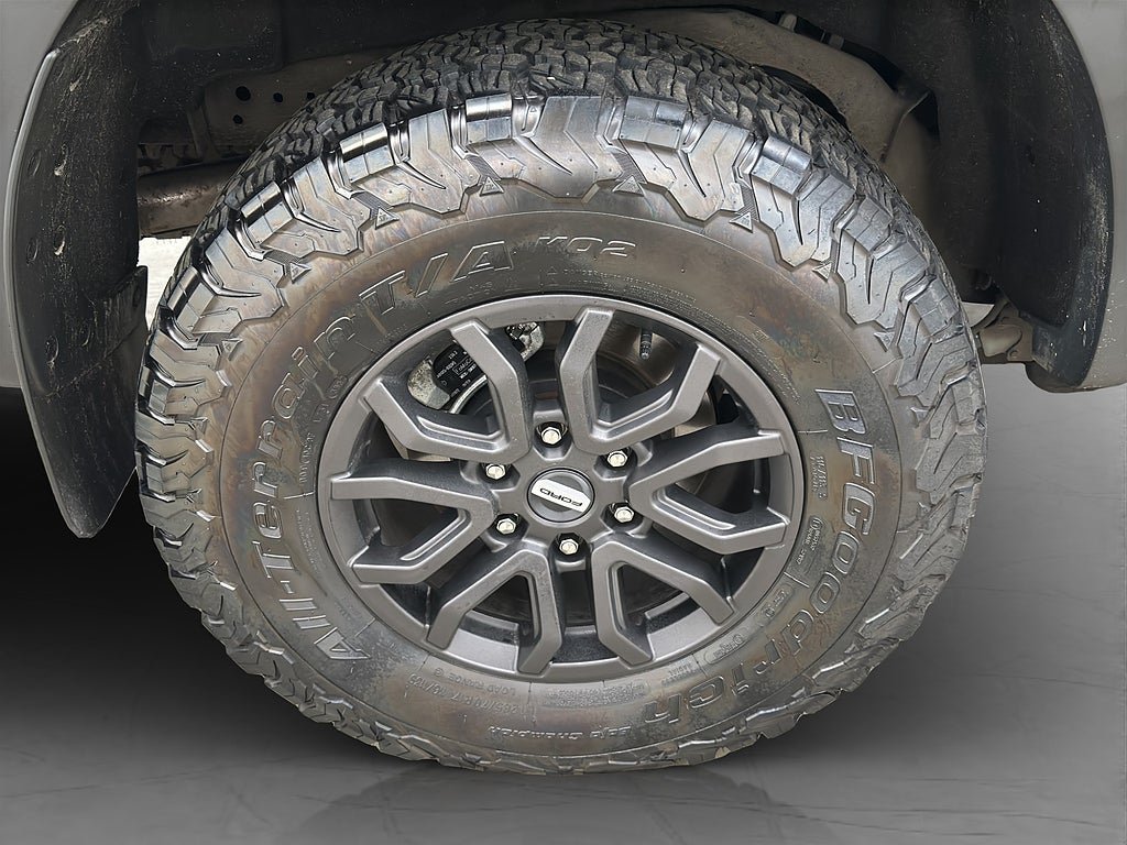 Vehicle Image 35