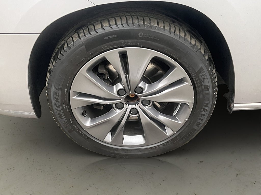Vehicle Image 33