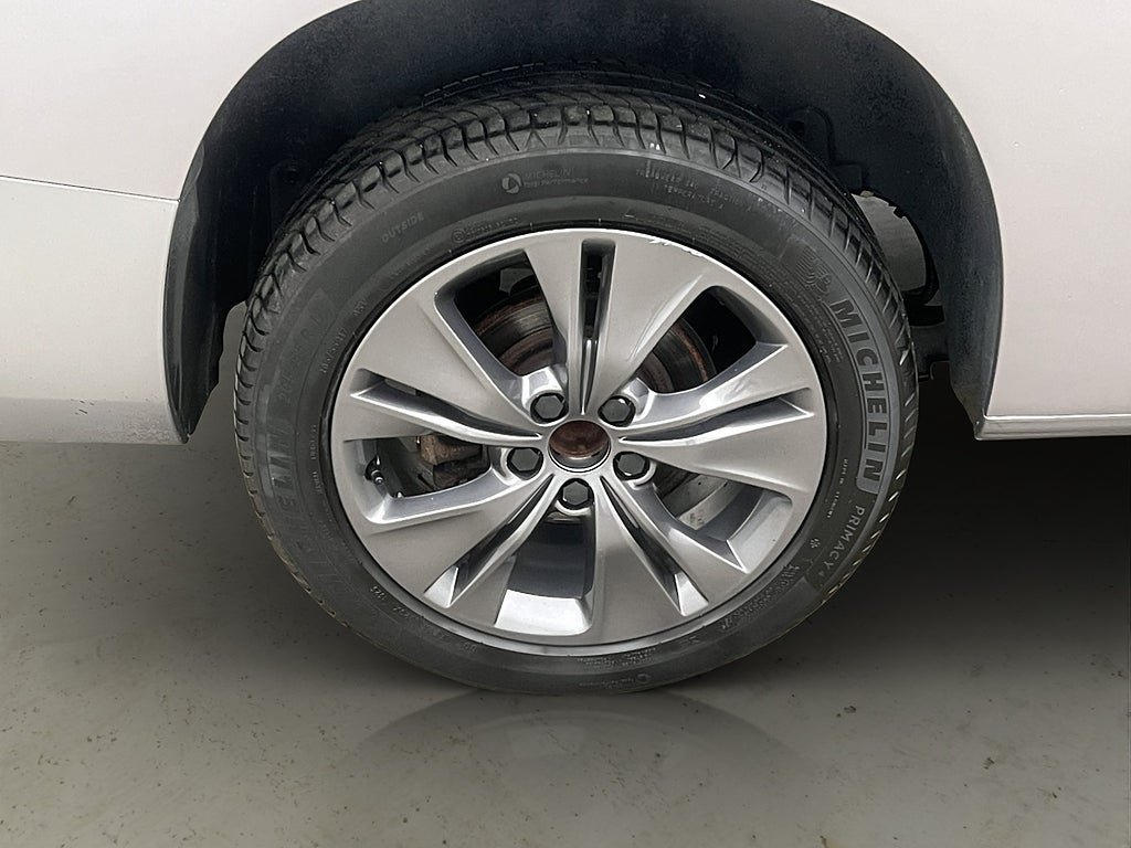 Vehicle Image 35