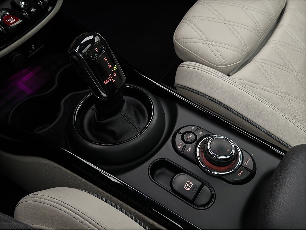 Vehicle Image 23