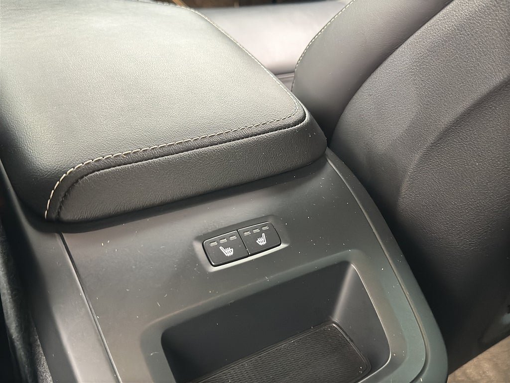 Vehicle Image 37