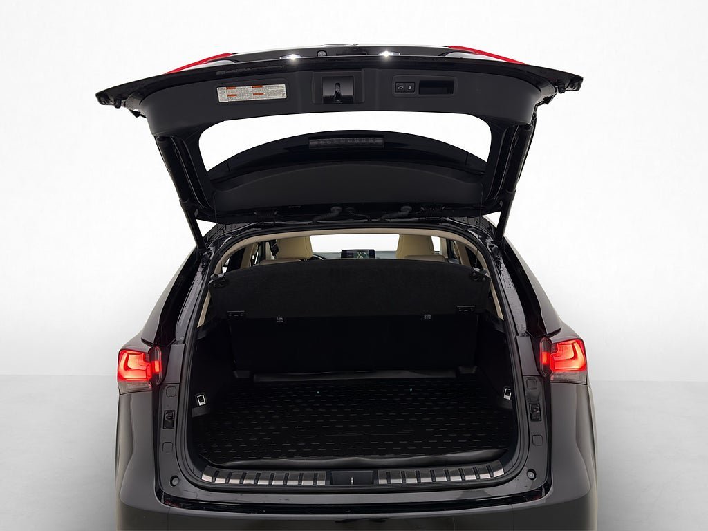 Vehicle Image 32