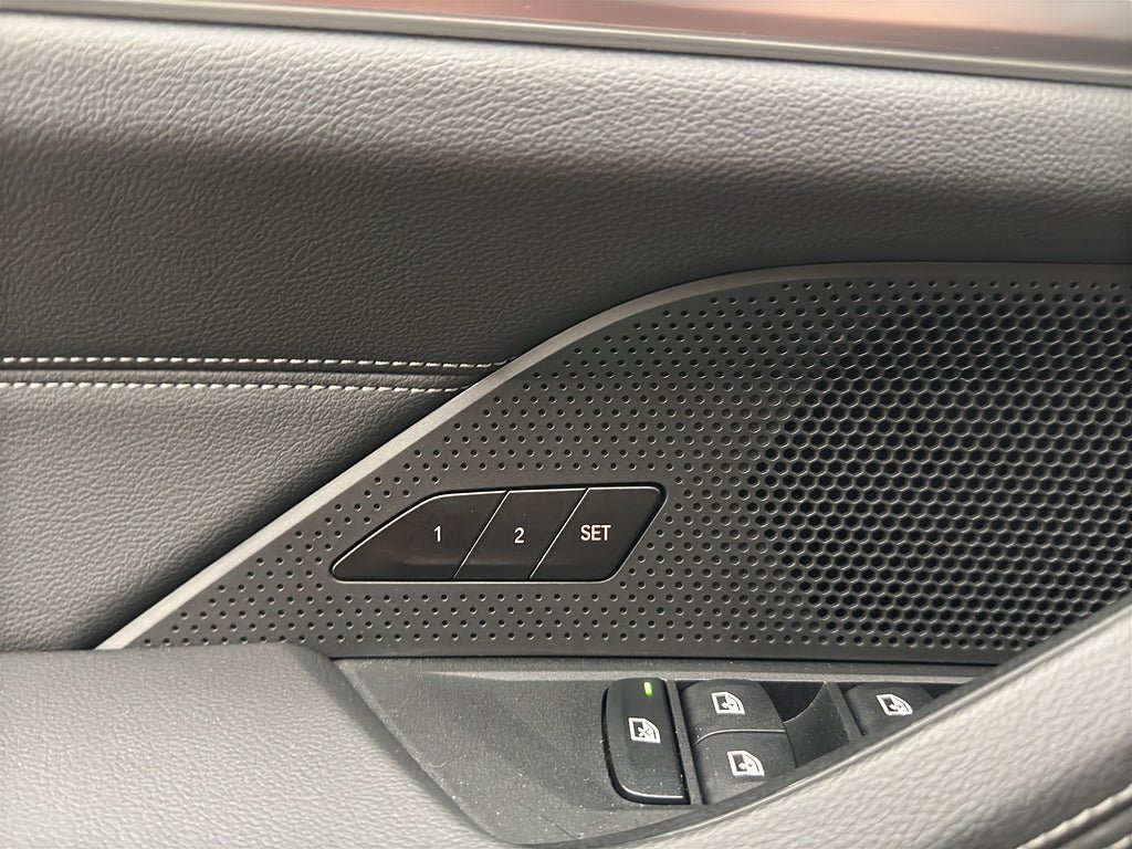 Vehicle Image 36