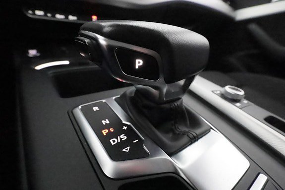 Vehicle Image 23