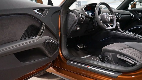 Vehicle Image 15