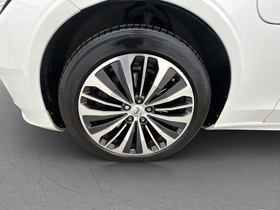 Vehicle Image 36