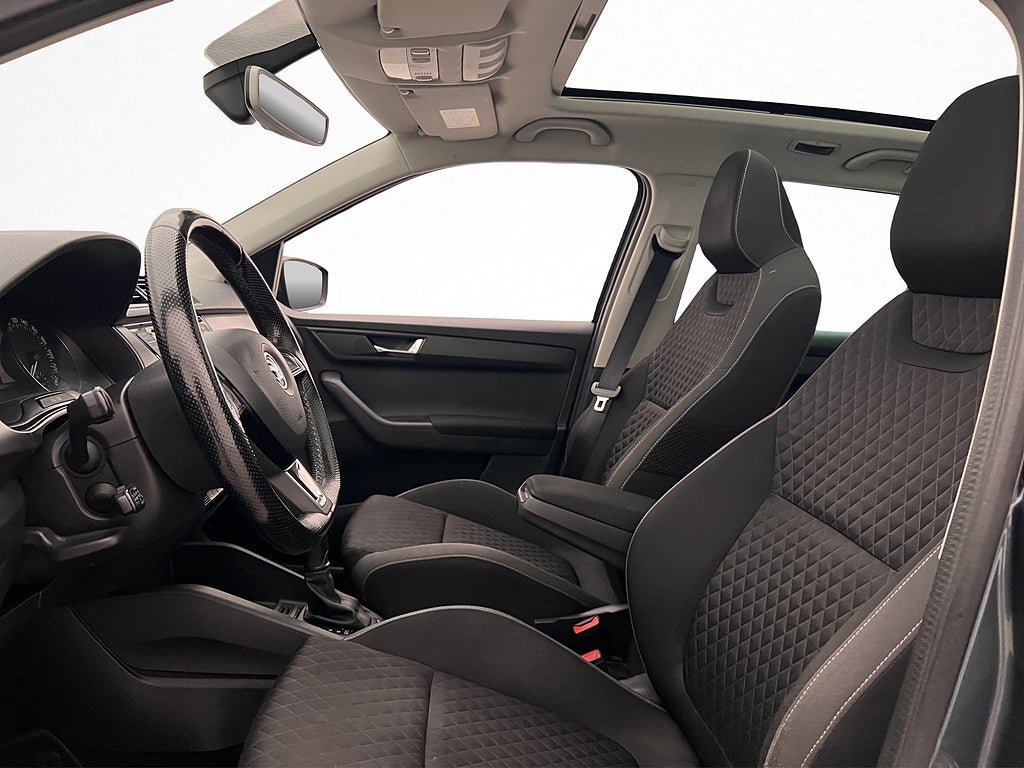 Vehicle Image 12