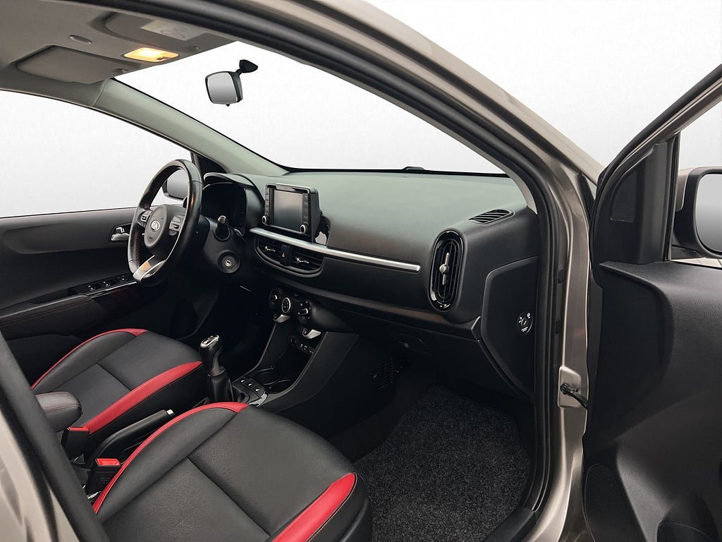Vehicle Image 25