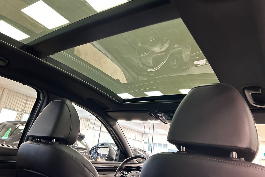 Vehicle Image 21