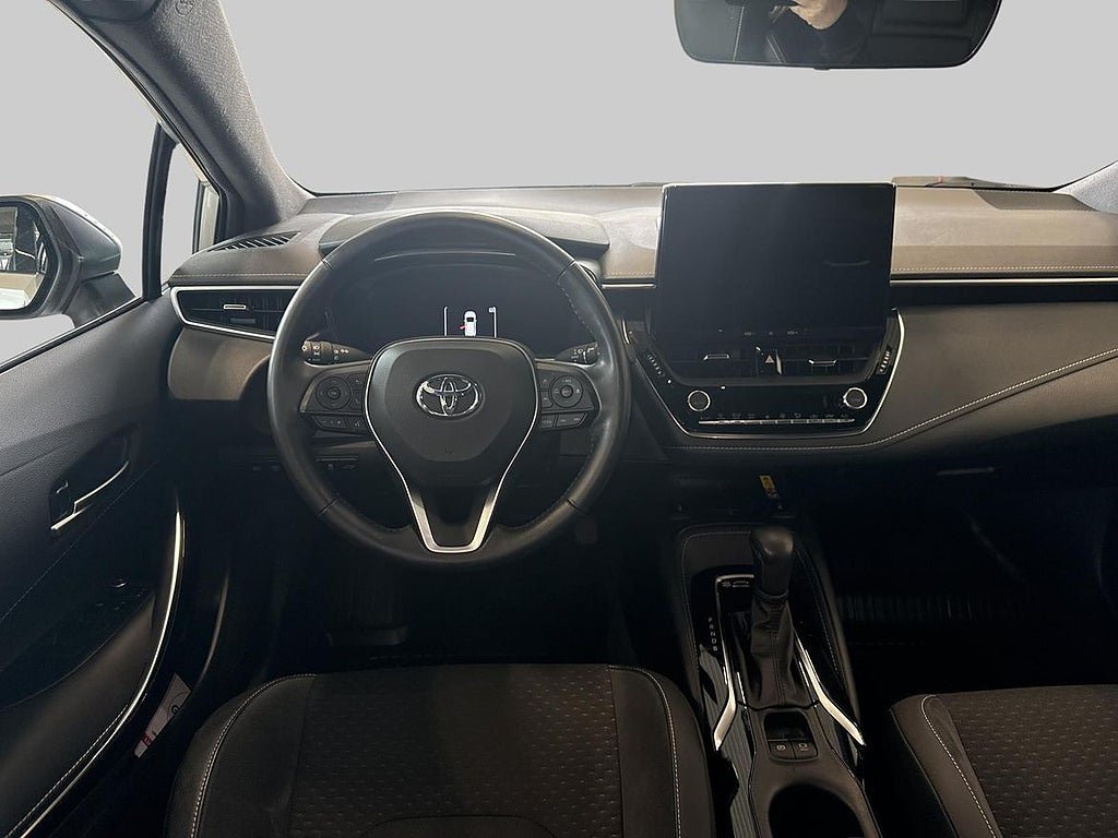 Vehicle Image 12