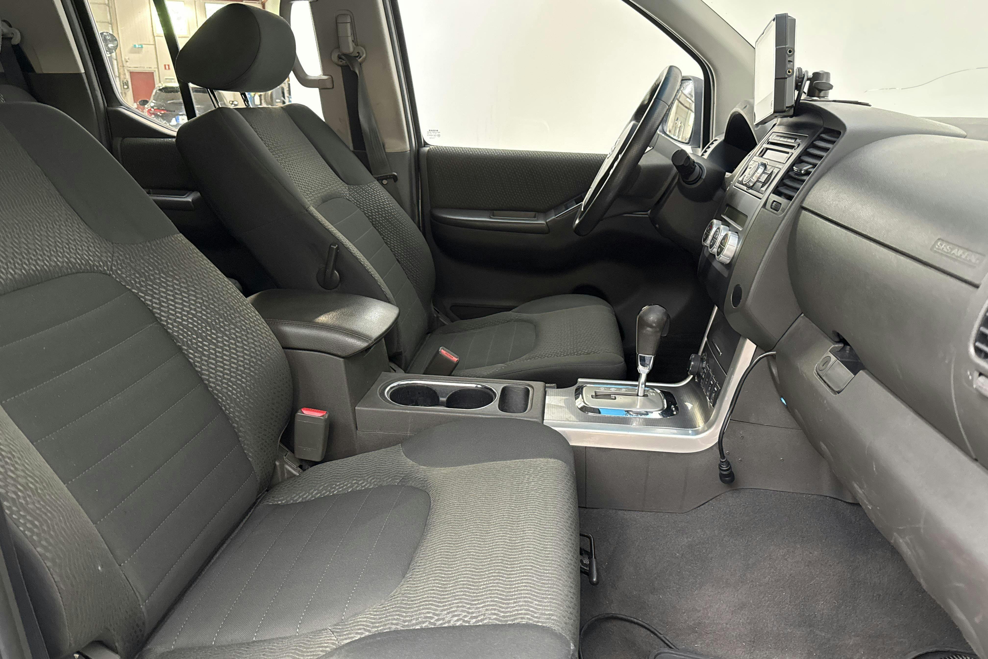 Vehicle Image 6