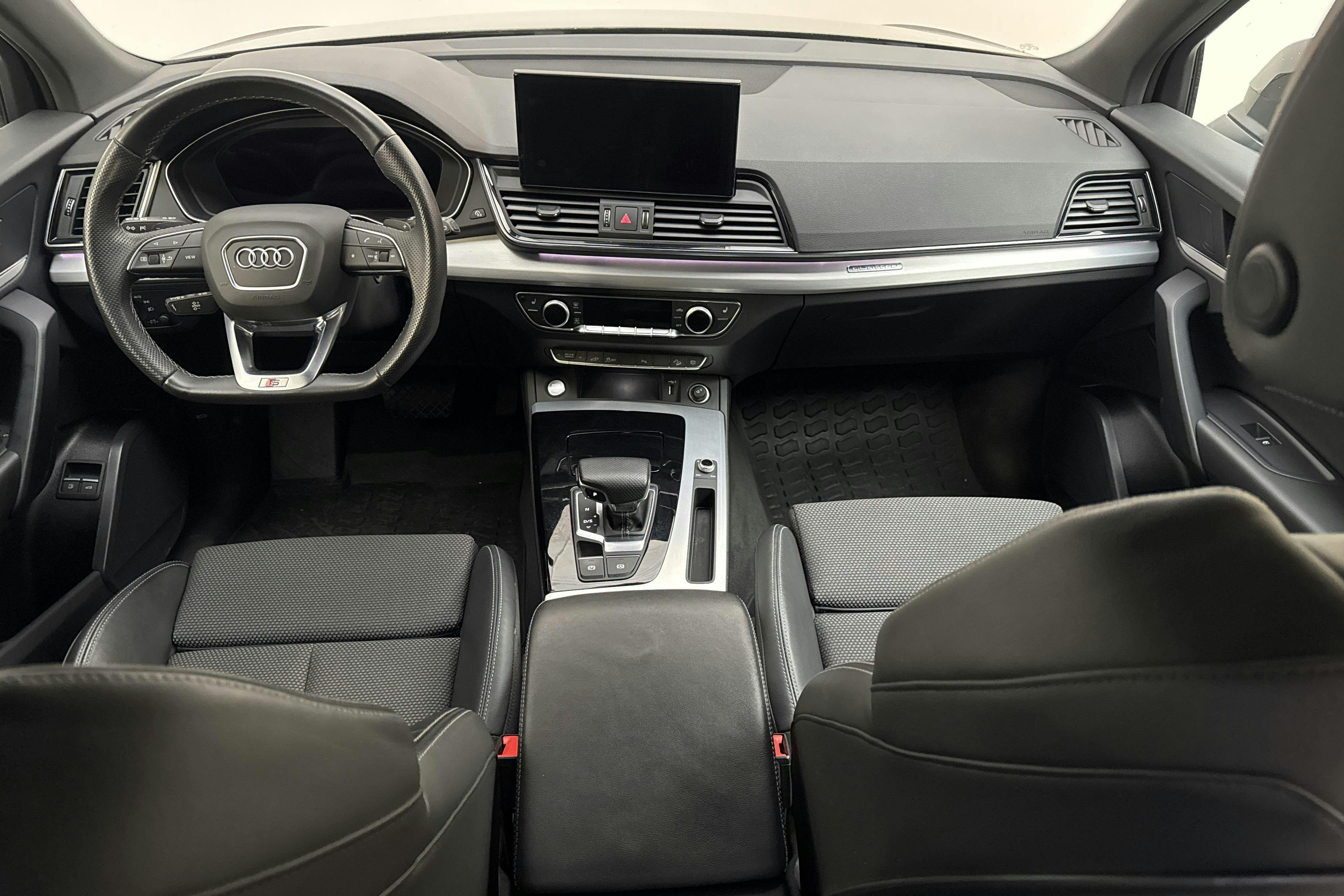 Vehicle Image 6