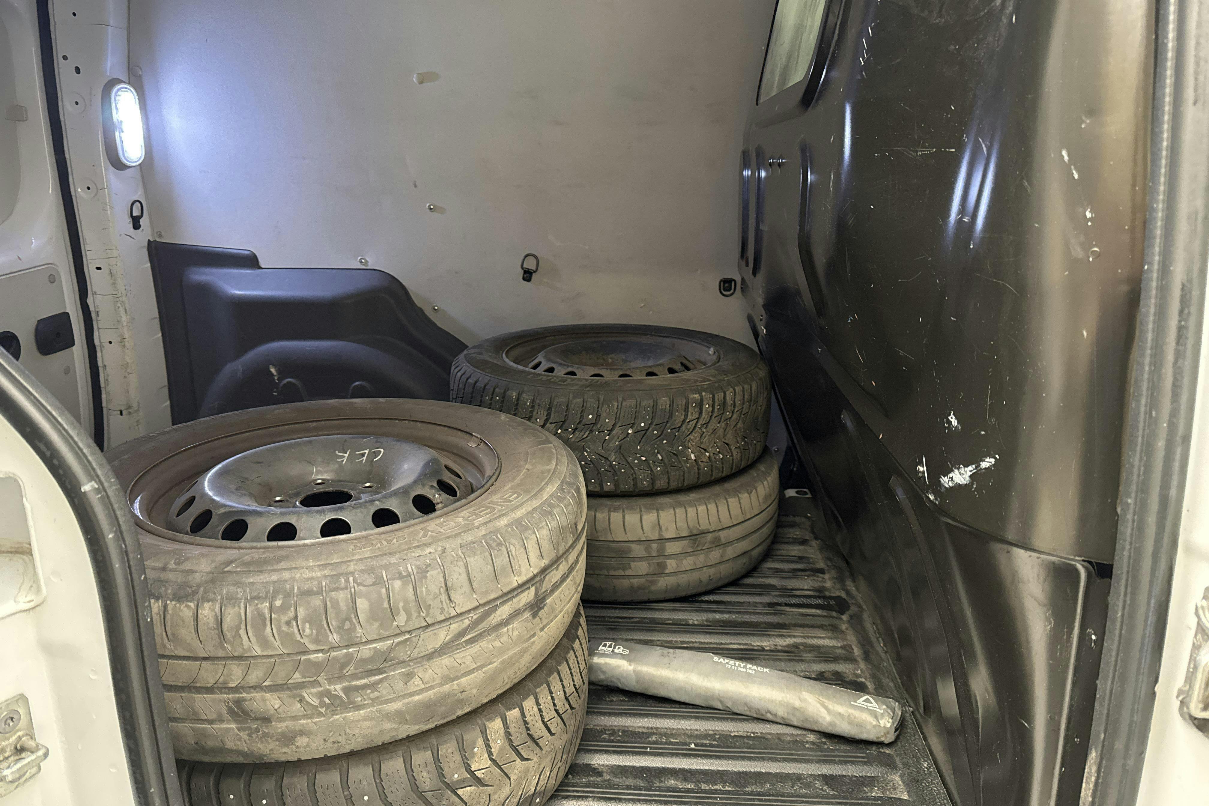 Vehicle Image 7