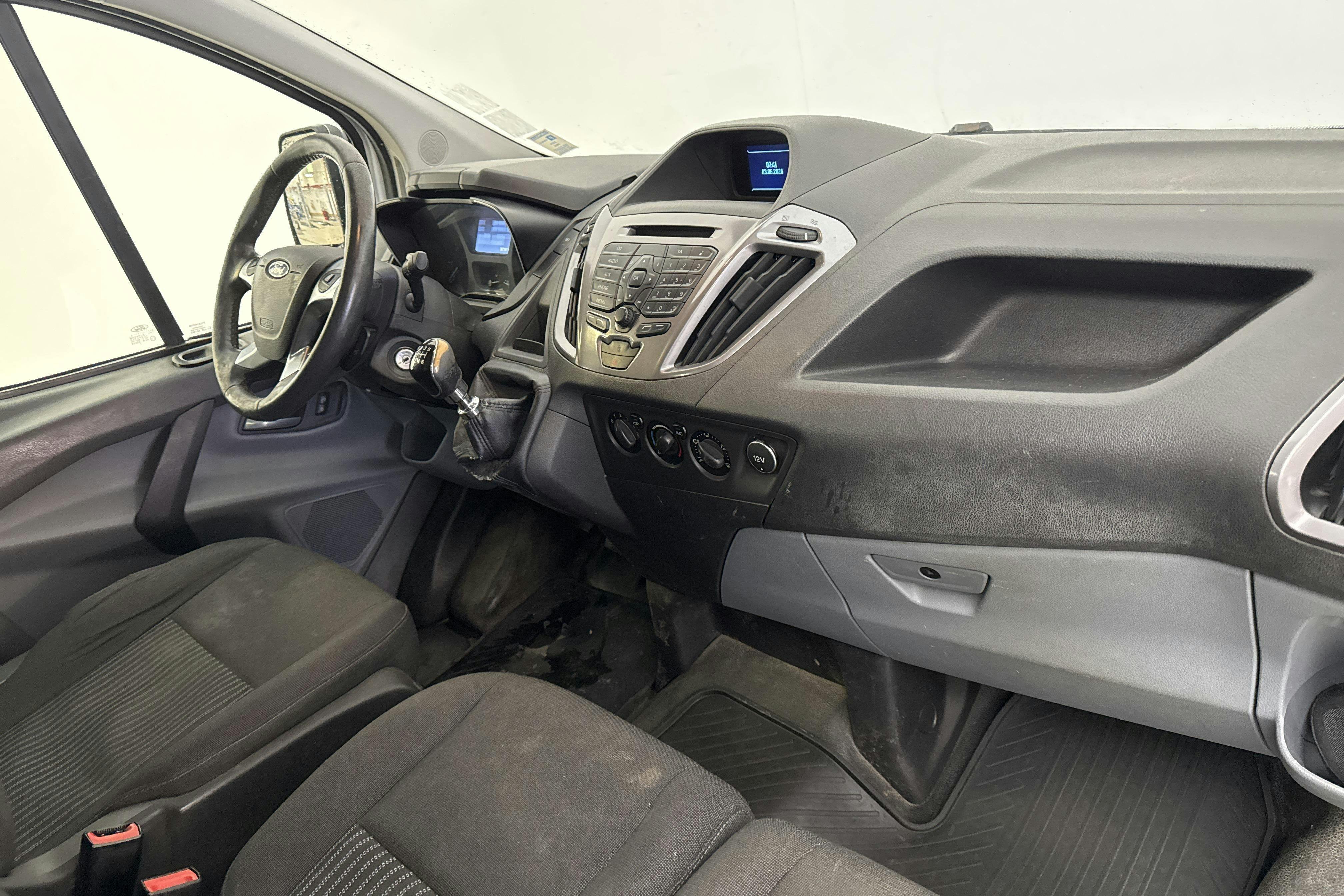 Vehicle Image 7