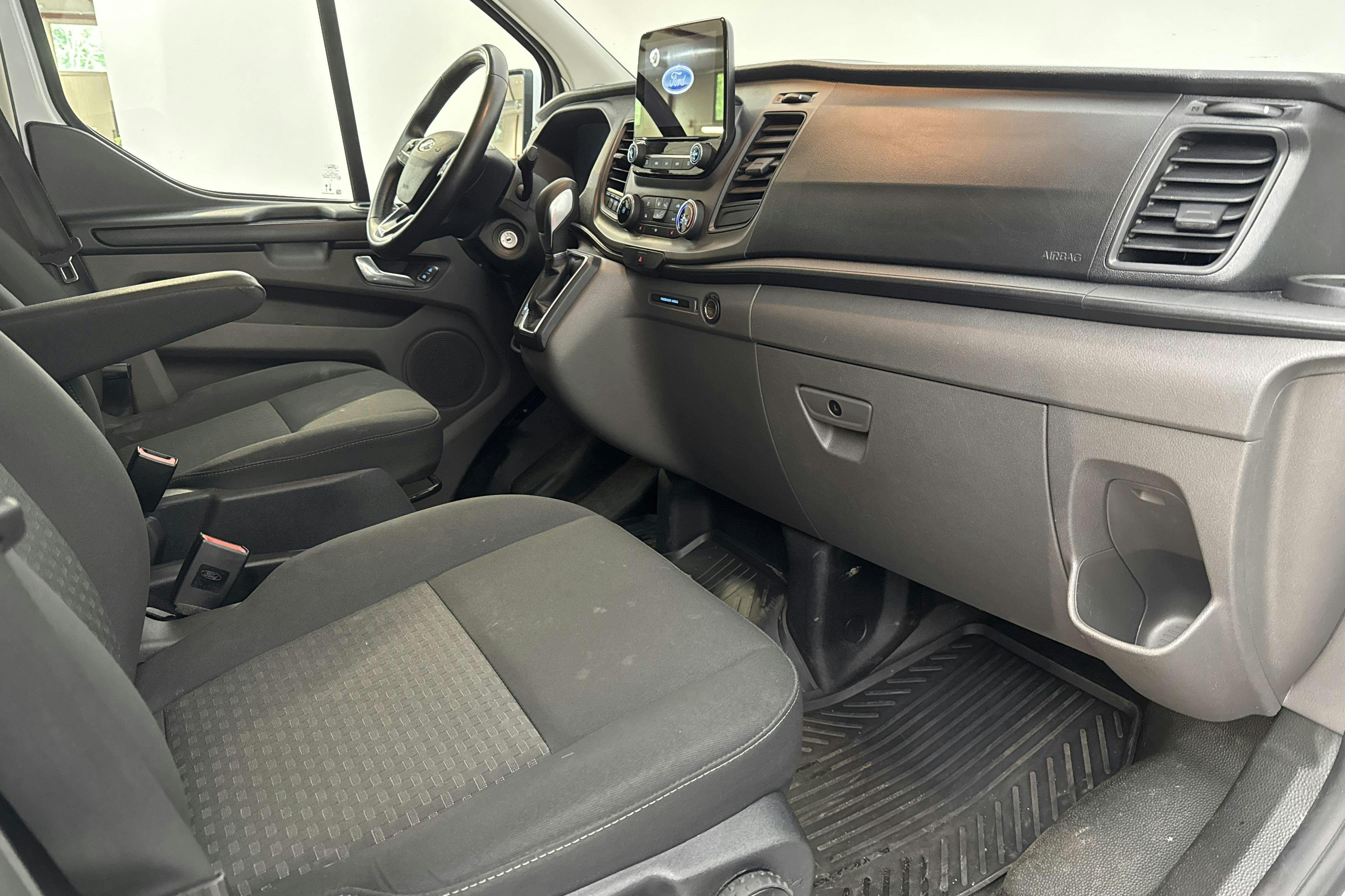 Vehicle Image 7
