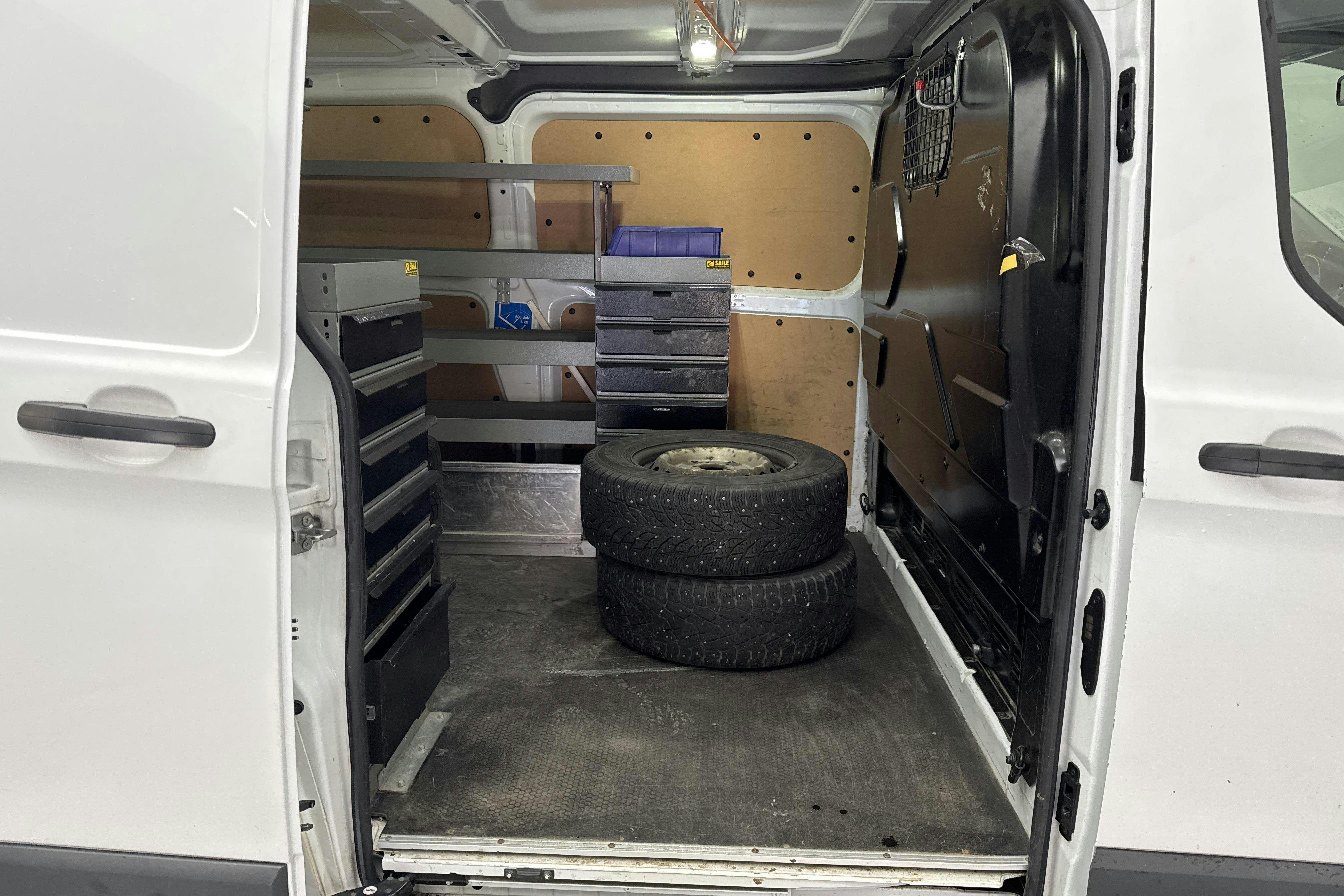 Vehicle Image 8