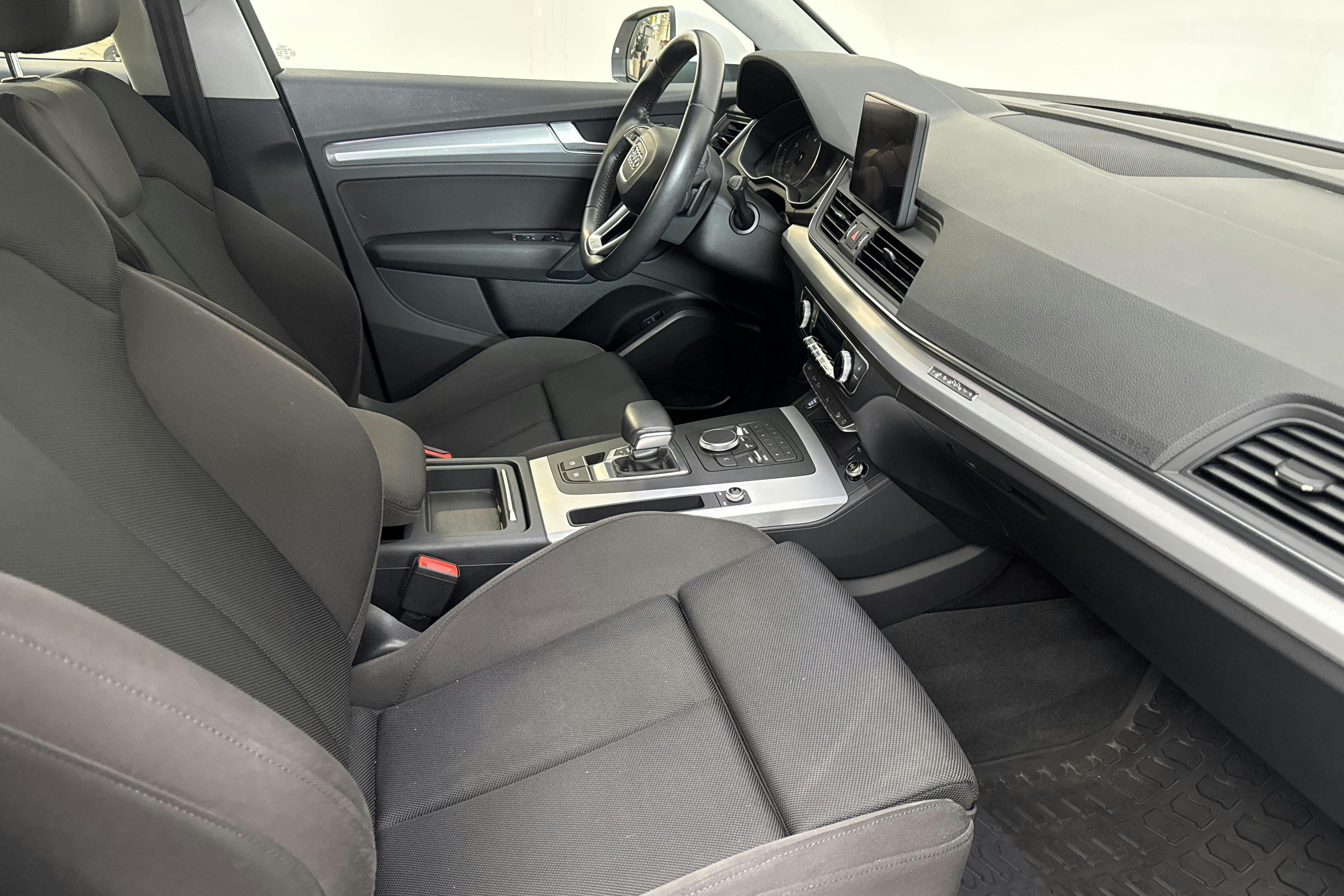 Vehicle Image 7