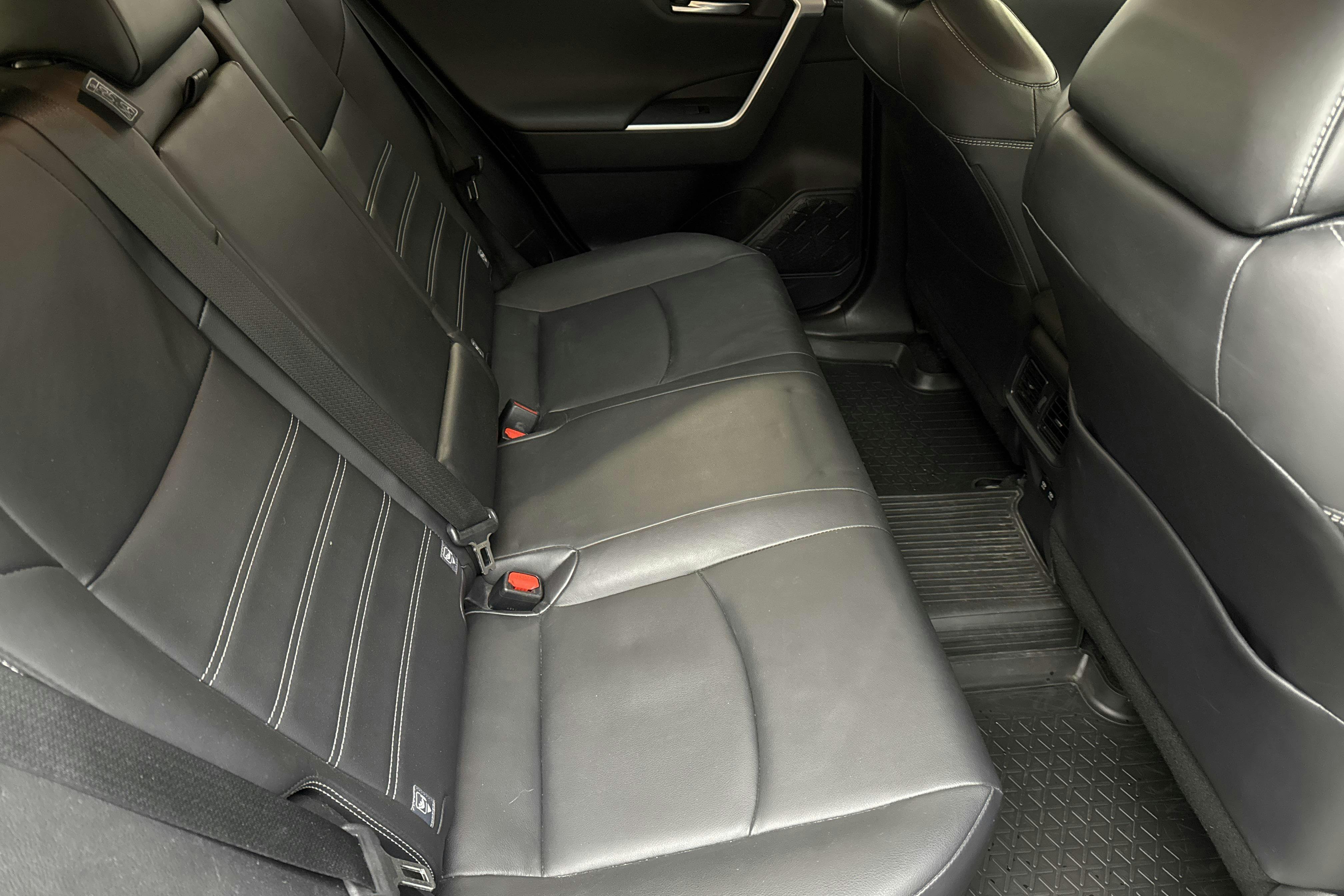 Vehicle Image 8