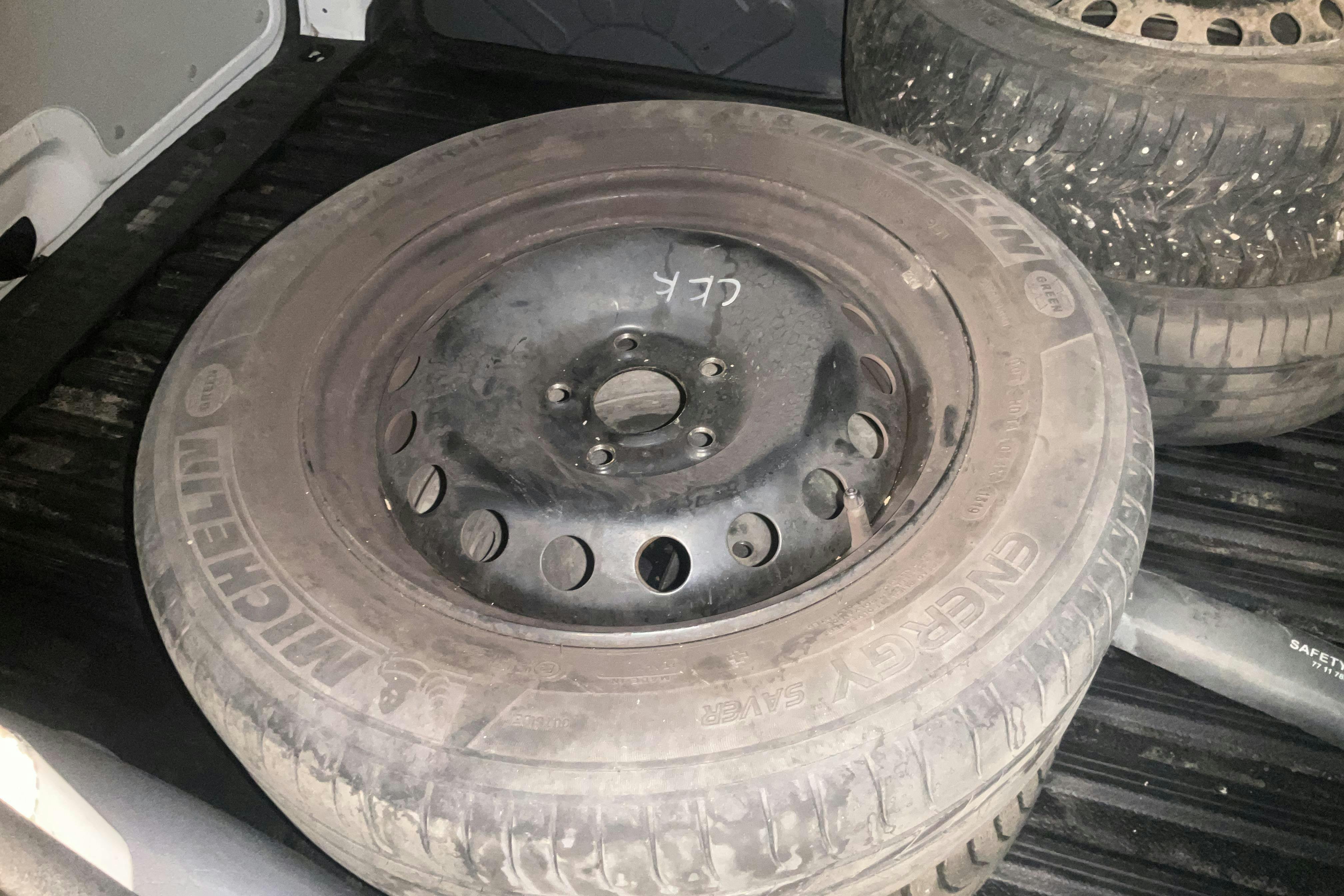 Vehicle Image 12