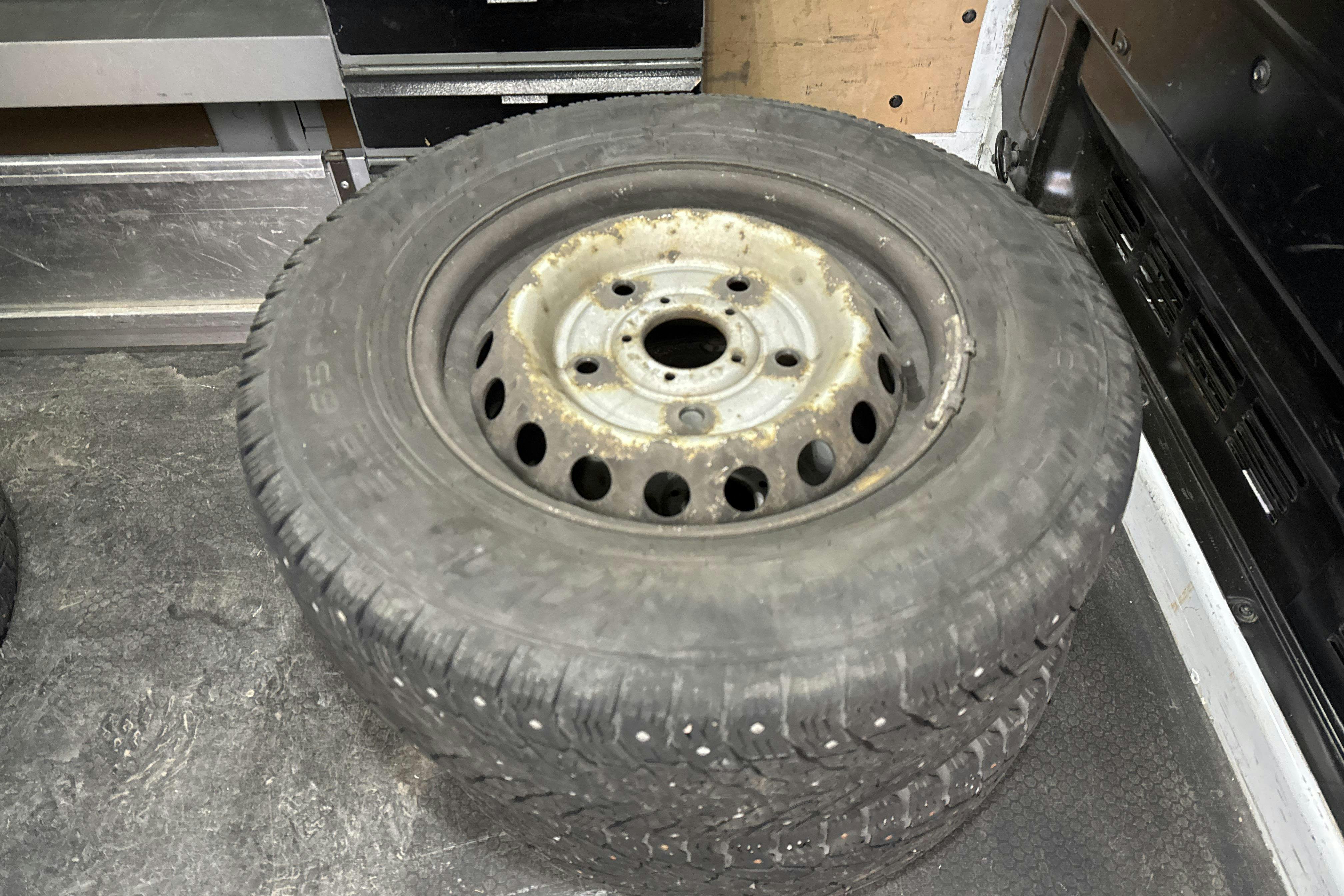Vehicle Image 13