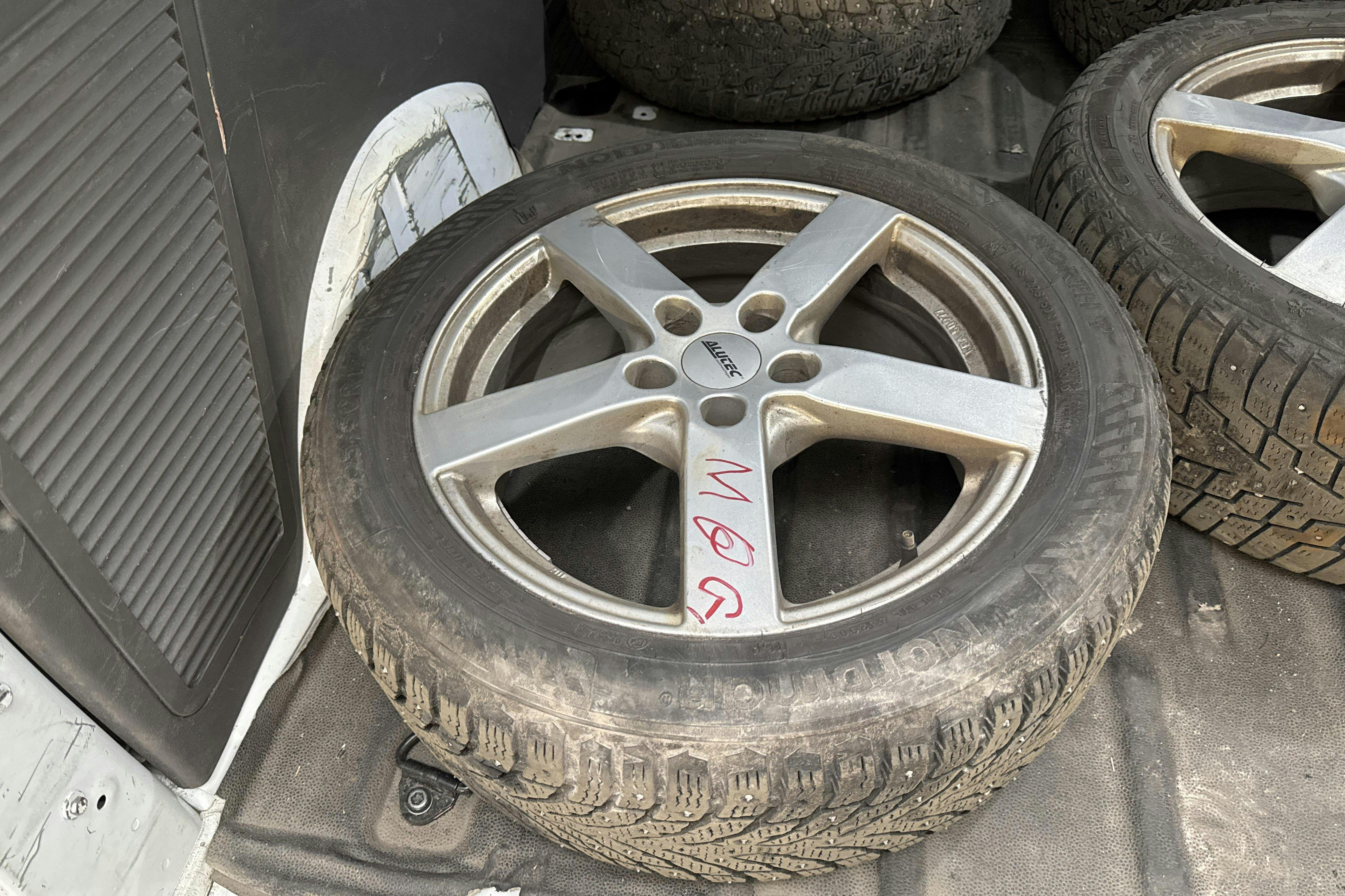 Vehicle Image 13