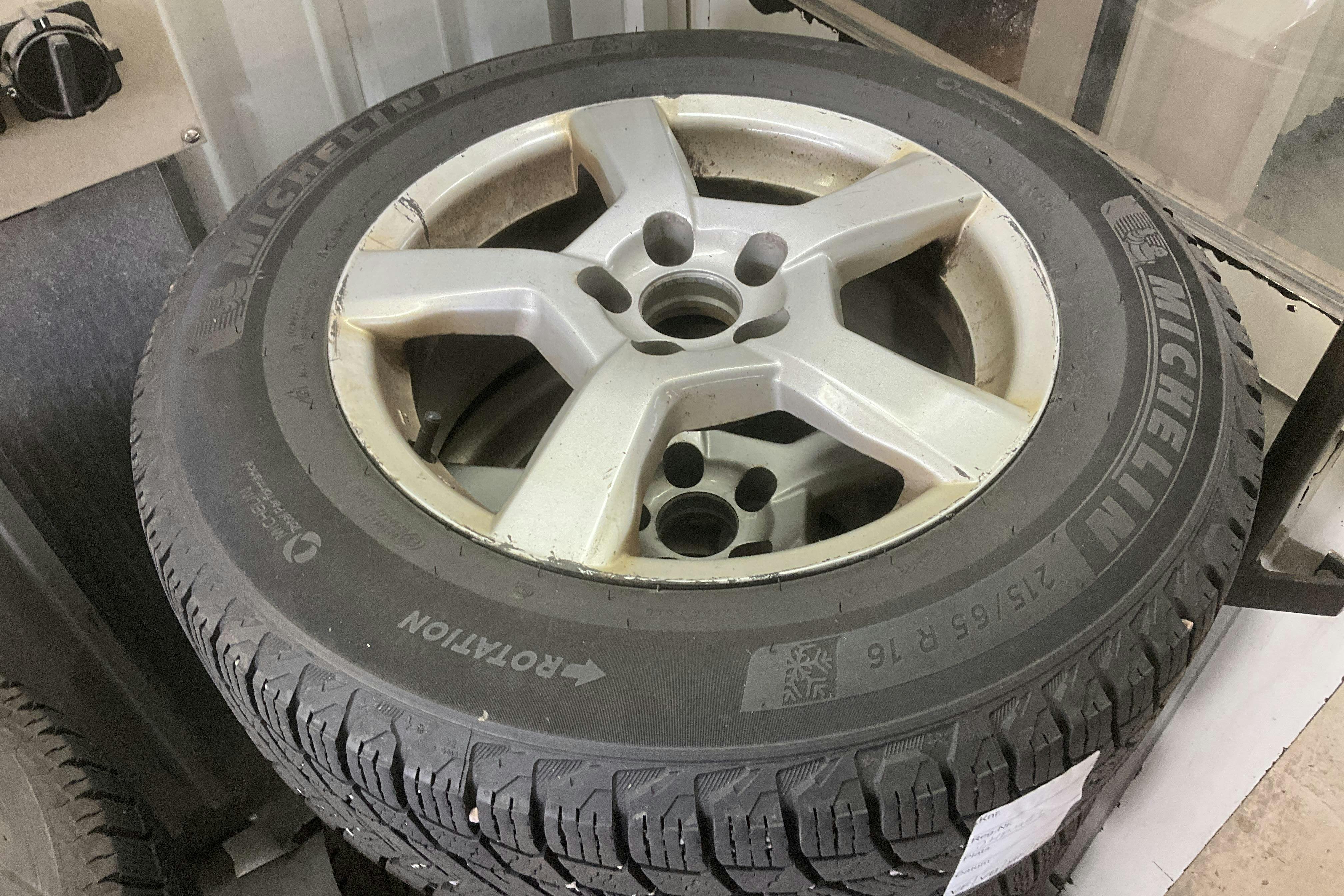 Vehicle Image 13