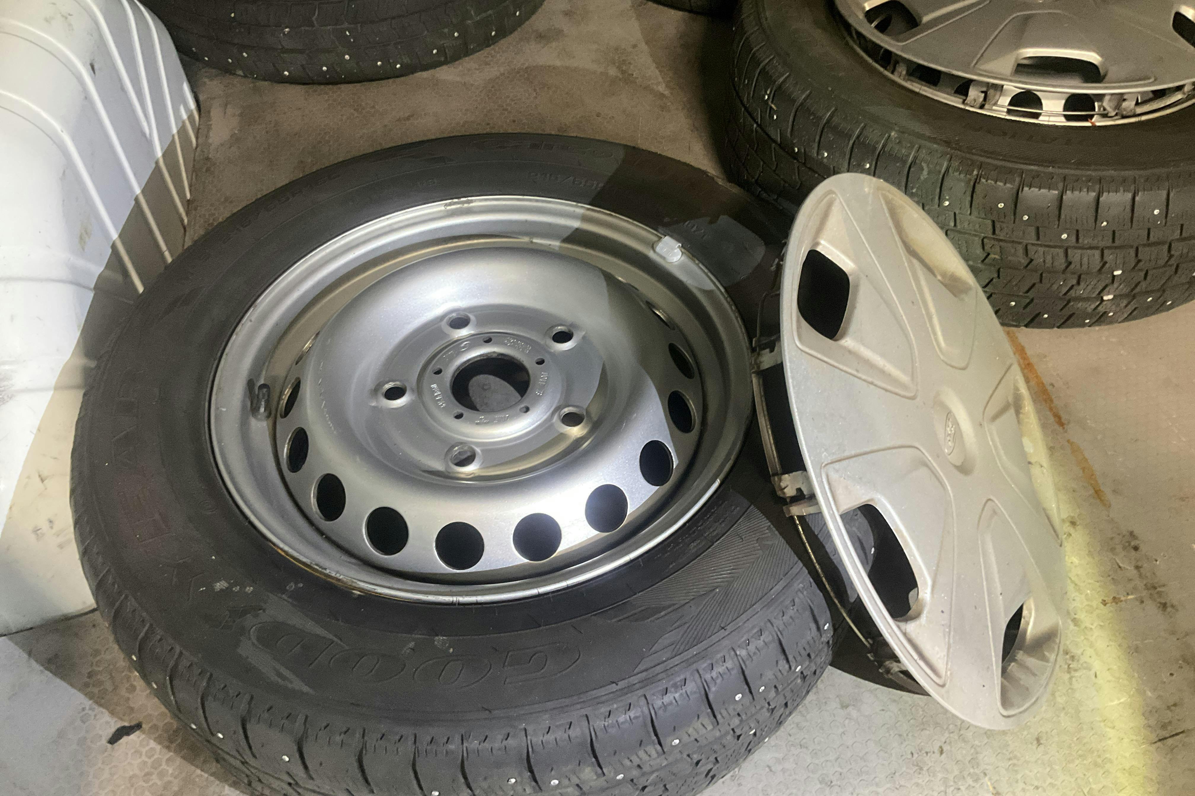 Vehicle Image 14