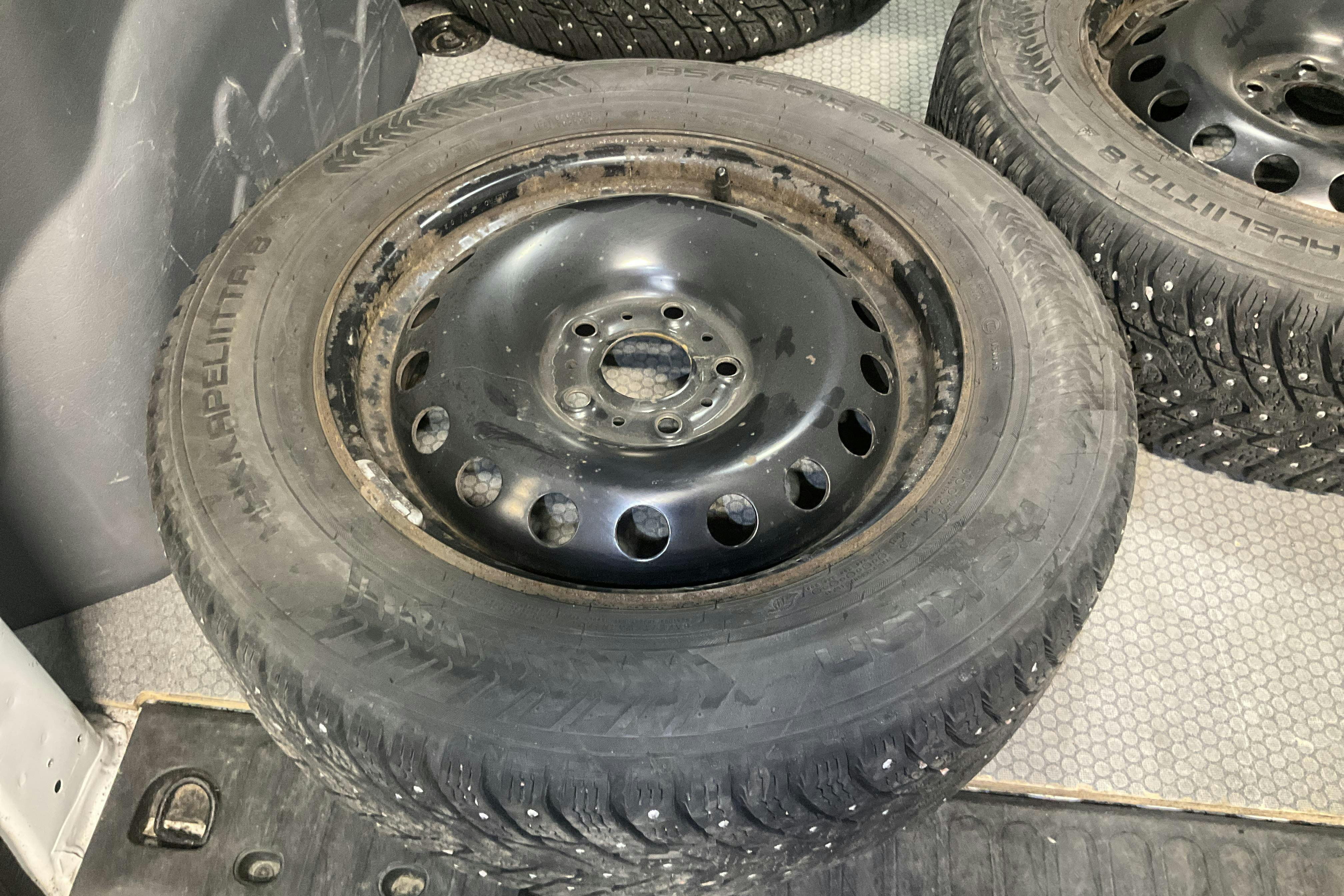 Vehicle Image 13