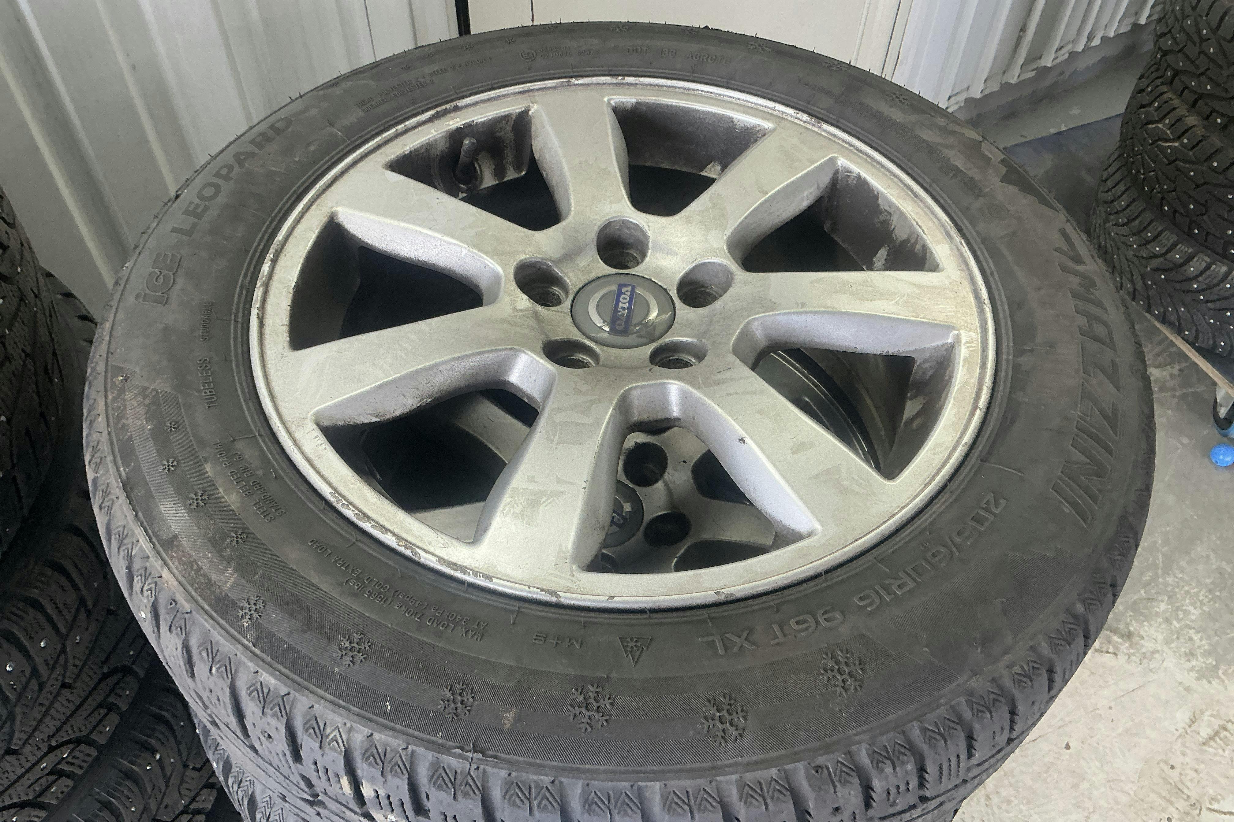 Vehicle Image 13