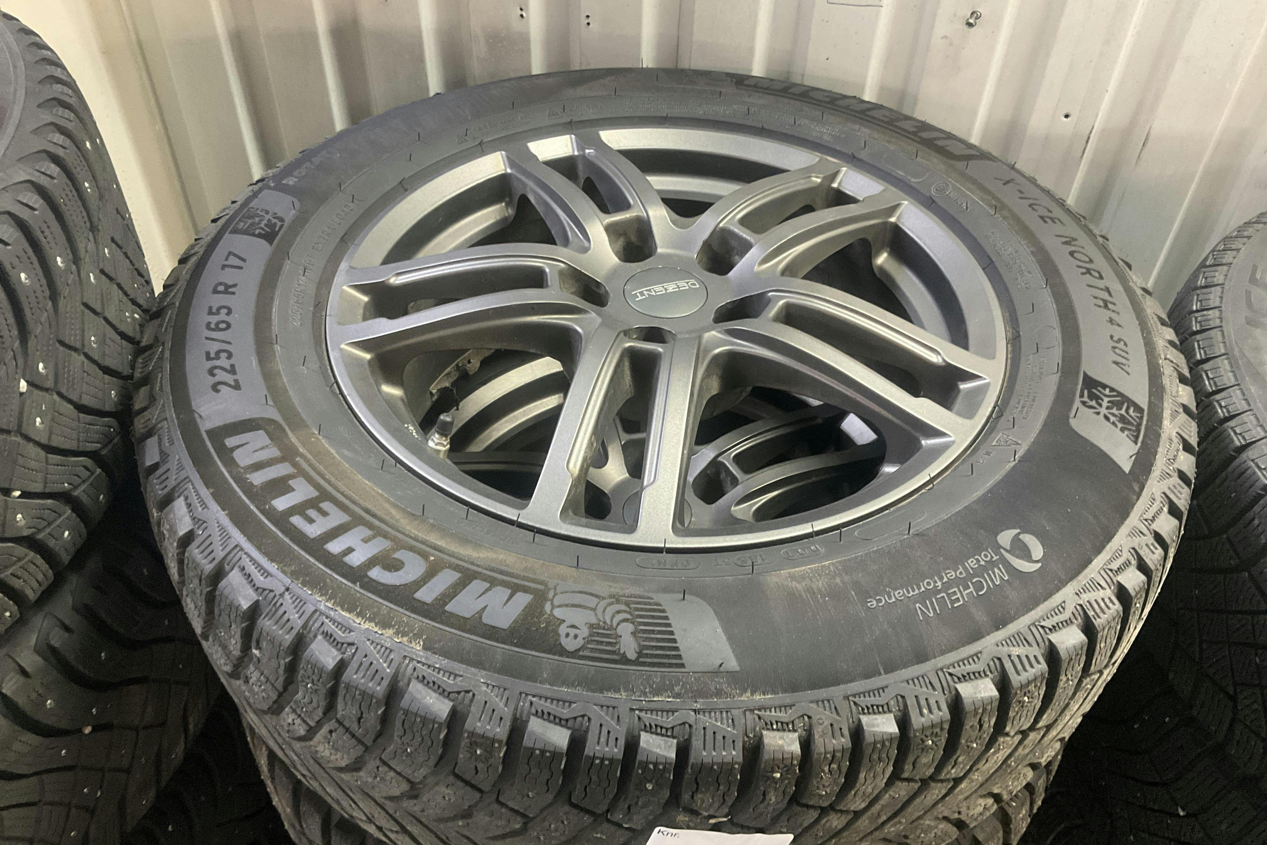 Vehicle Image 14