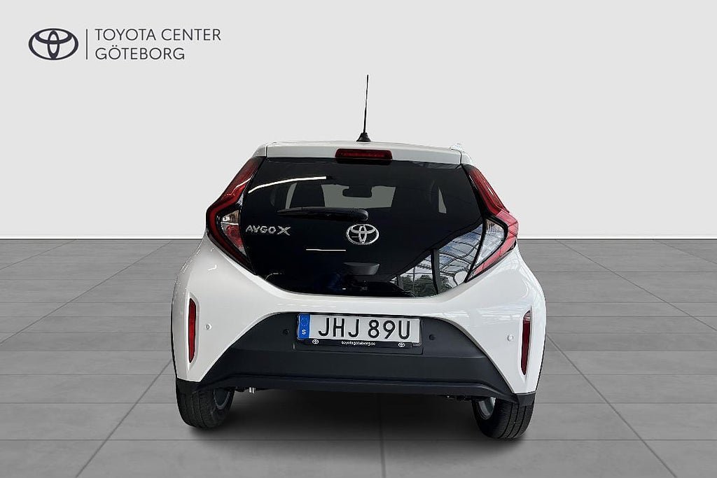 Vehicle Image 7