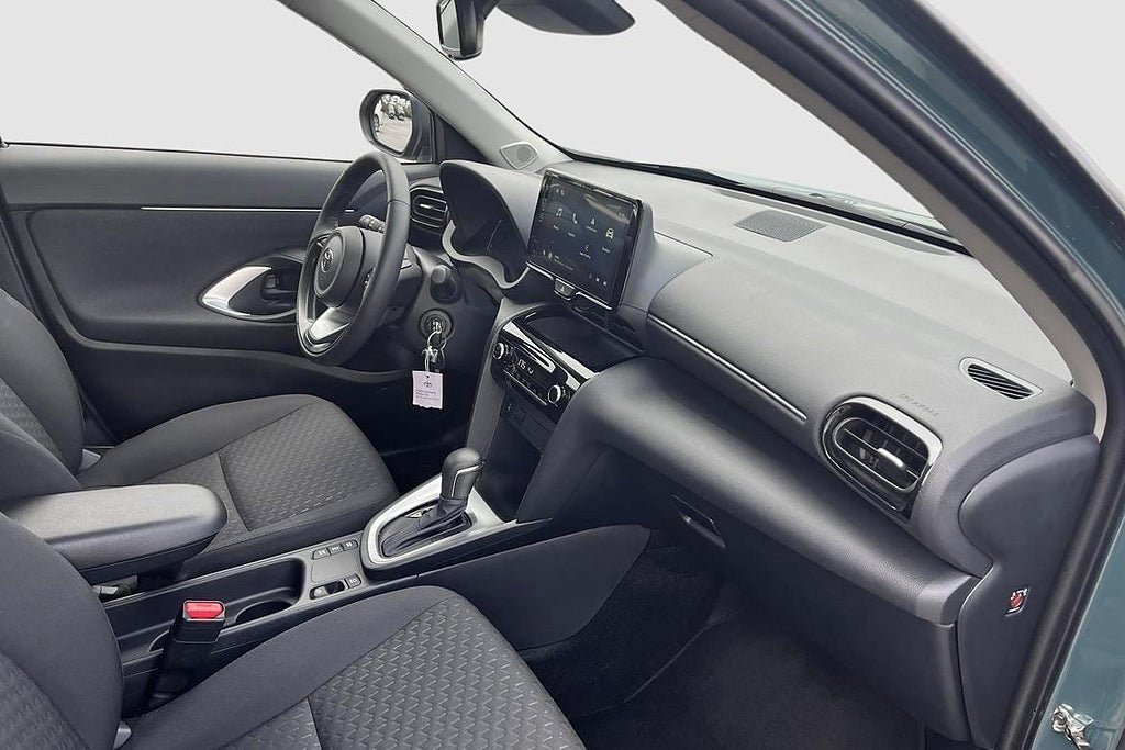 Vehicle Image 8
