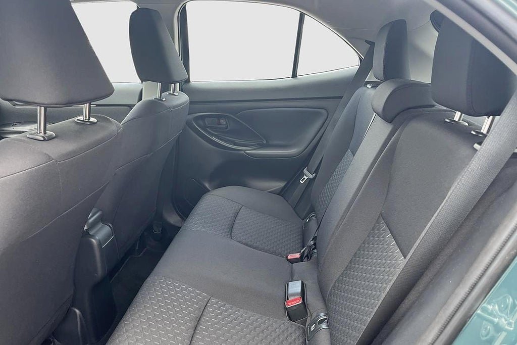 Vehicle Image 9