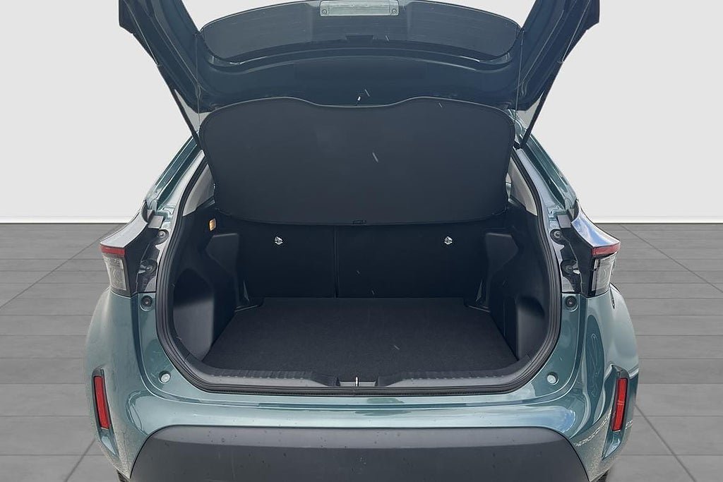 Vehicle Image 12