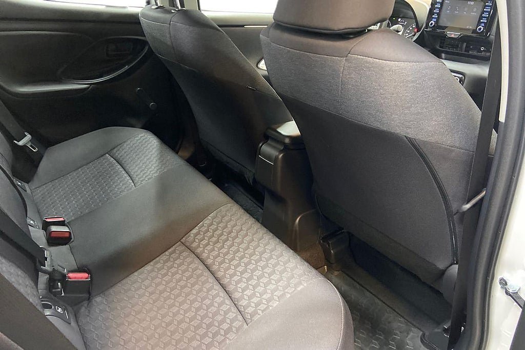 Vehicle Image 9