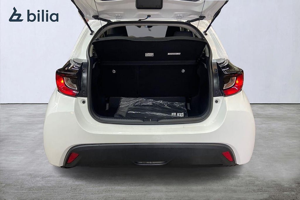 Vehicle Image 12