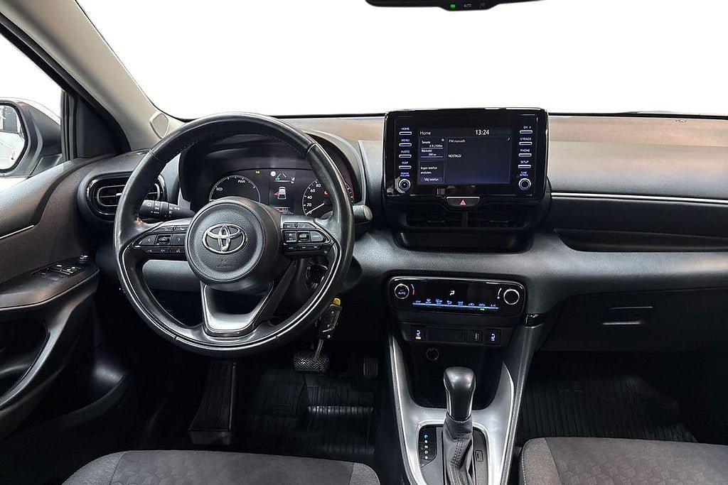 Vehicle Image 10