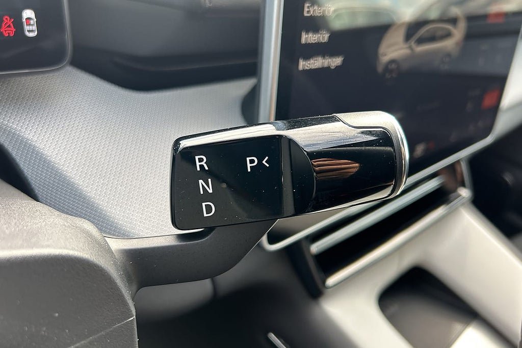 Vehicle Image 32