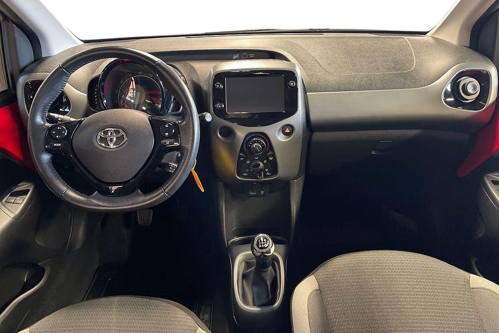 Vehicle Image 10