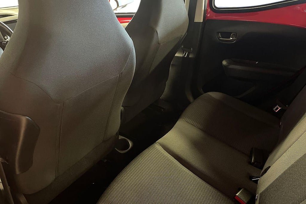 Vehicle Image 13