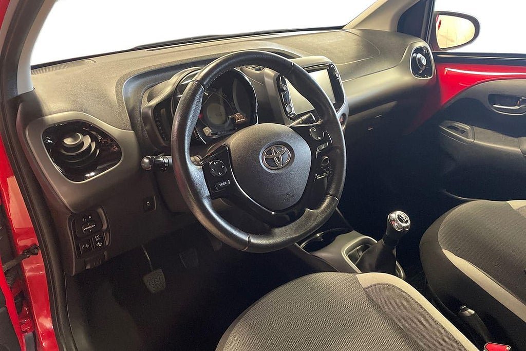 Vehicle Image 14