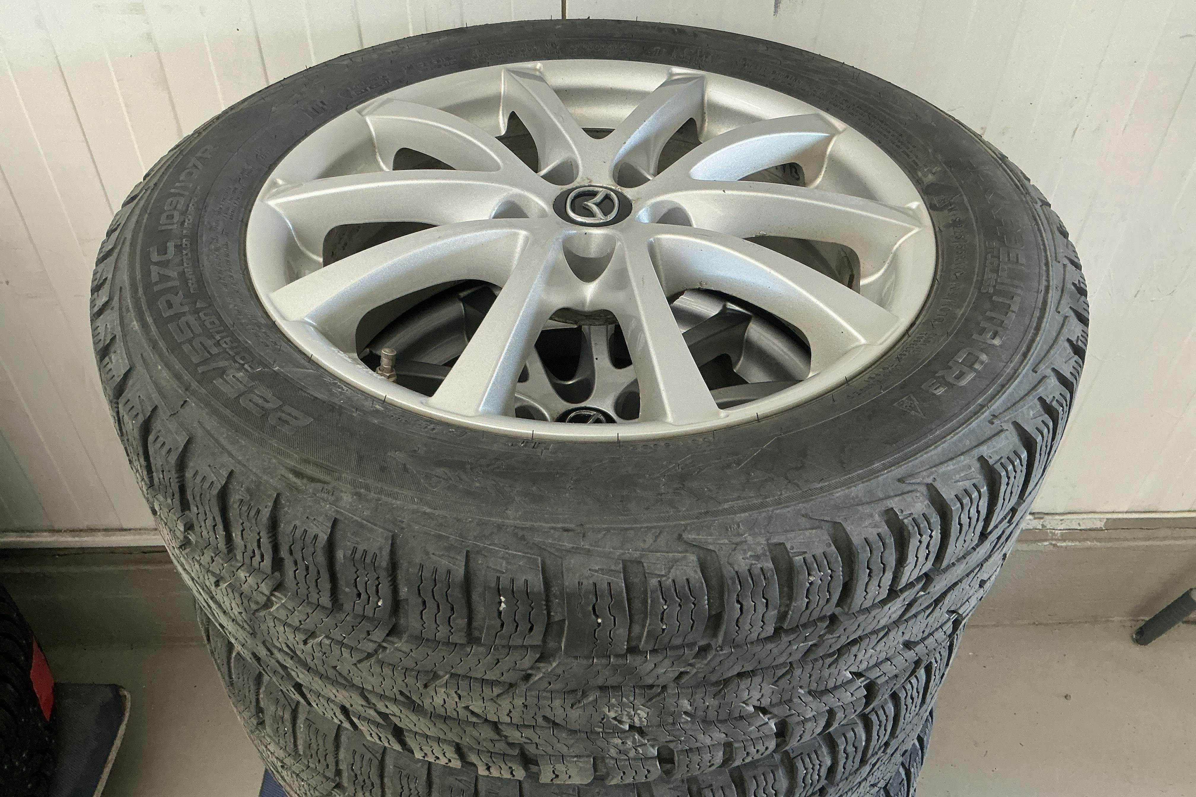 Vehicle Image 11