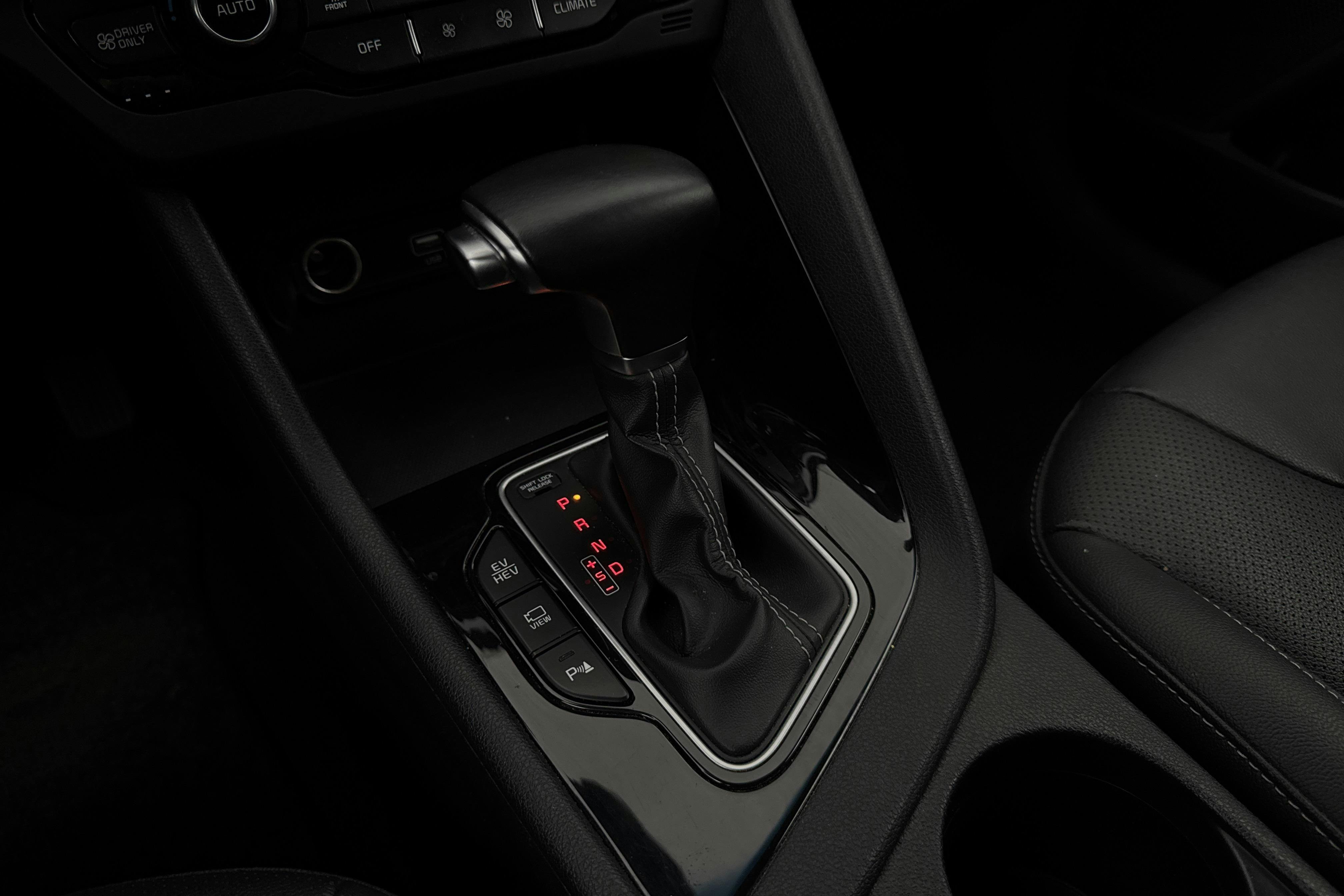 Vehicle Image 12