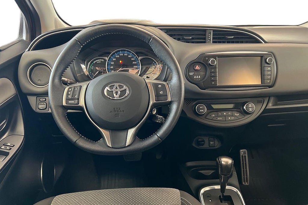 Vehicle Image 10