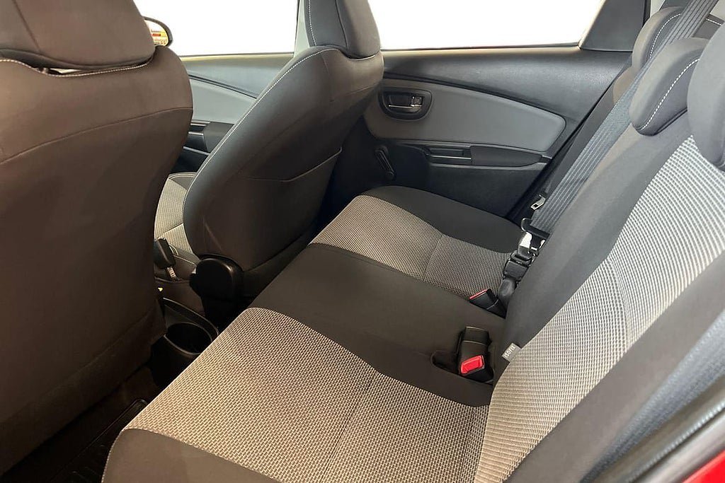 Vehicle Image 13