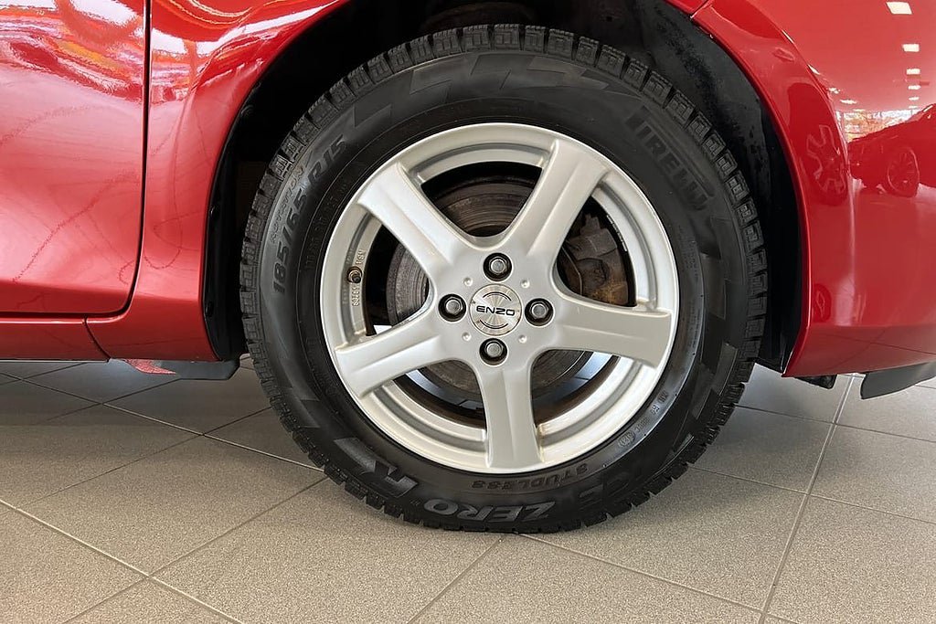 Vehicle Image 17