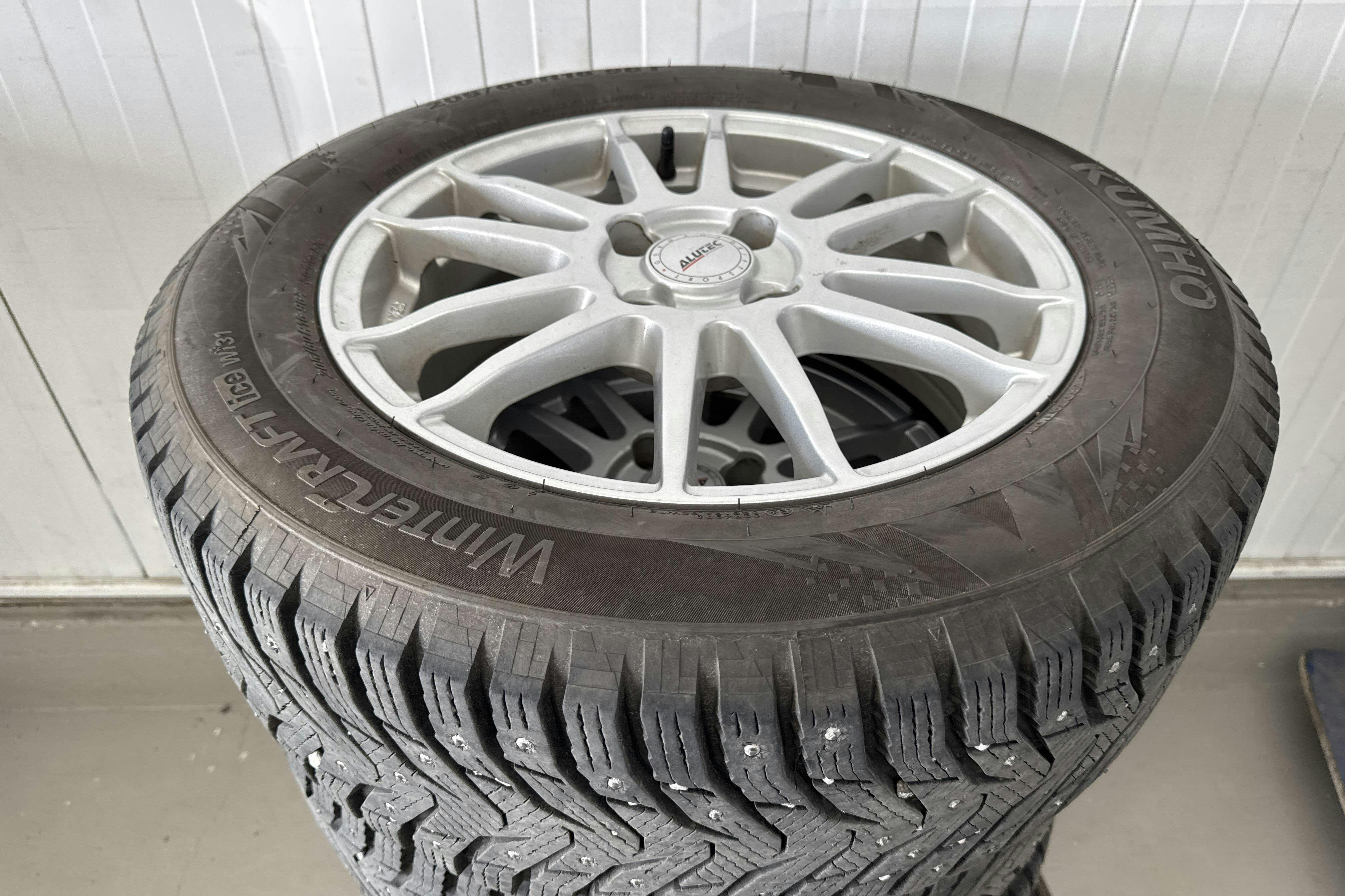 Vehicle Image 13