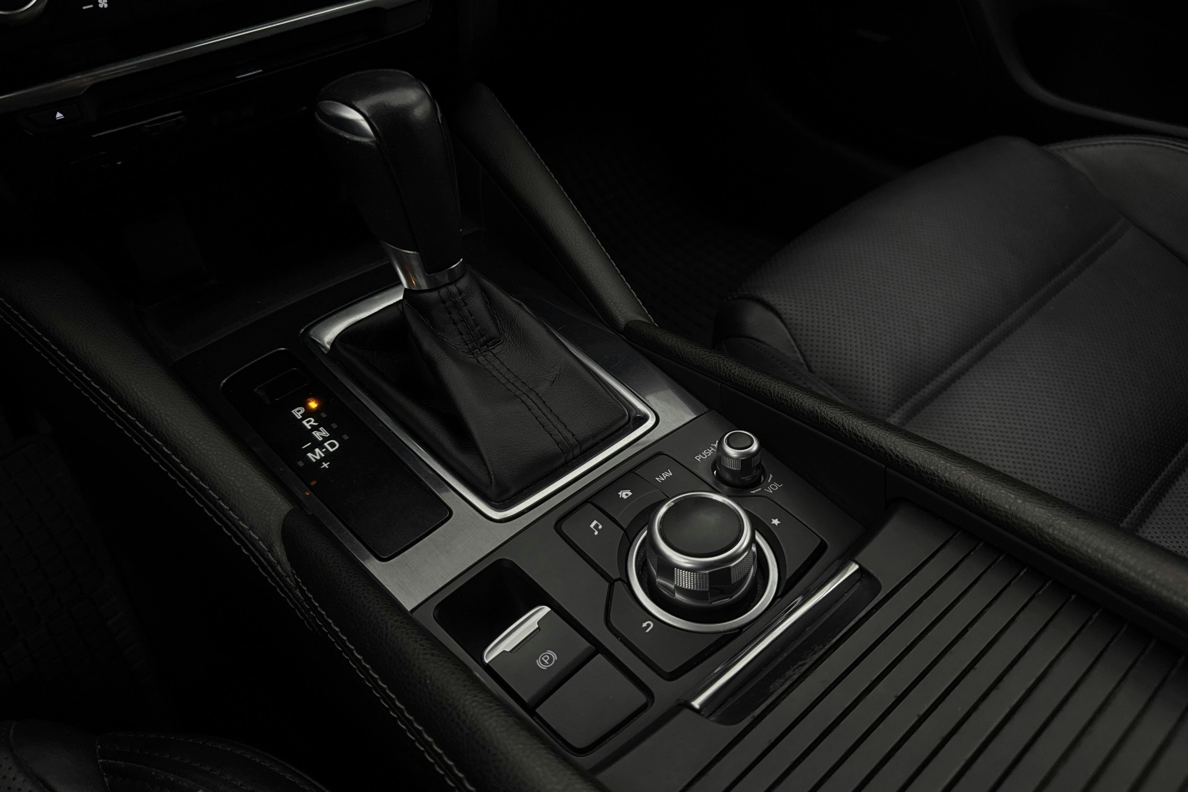 Vehicle Image 14