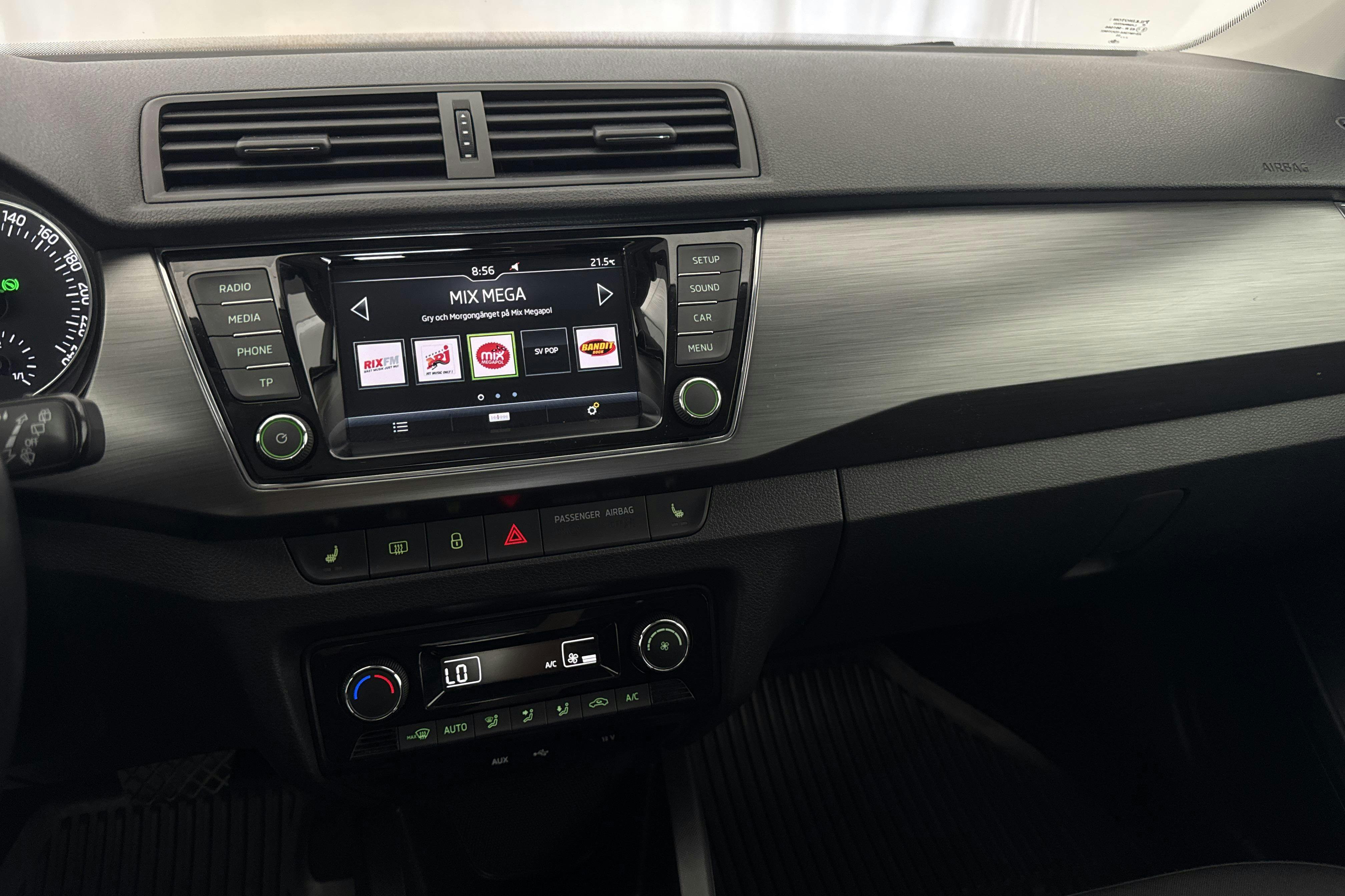 Vehicle Image 12