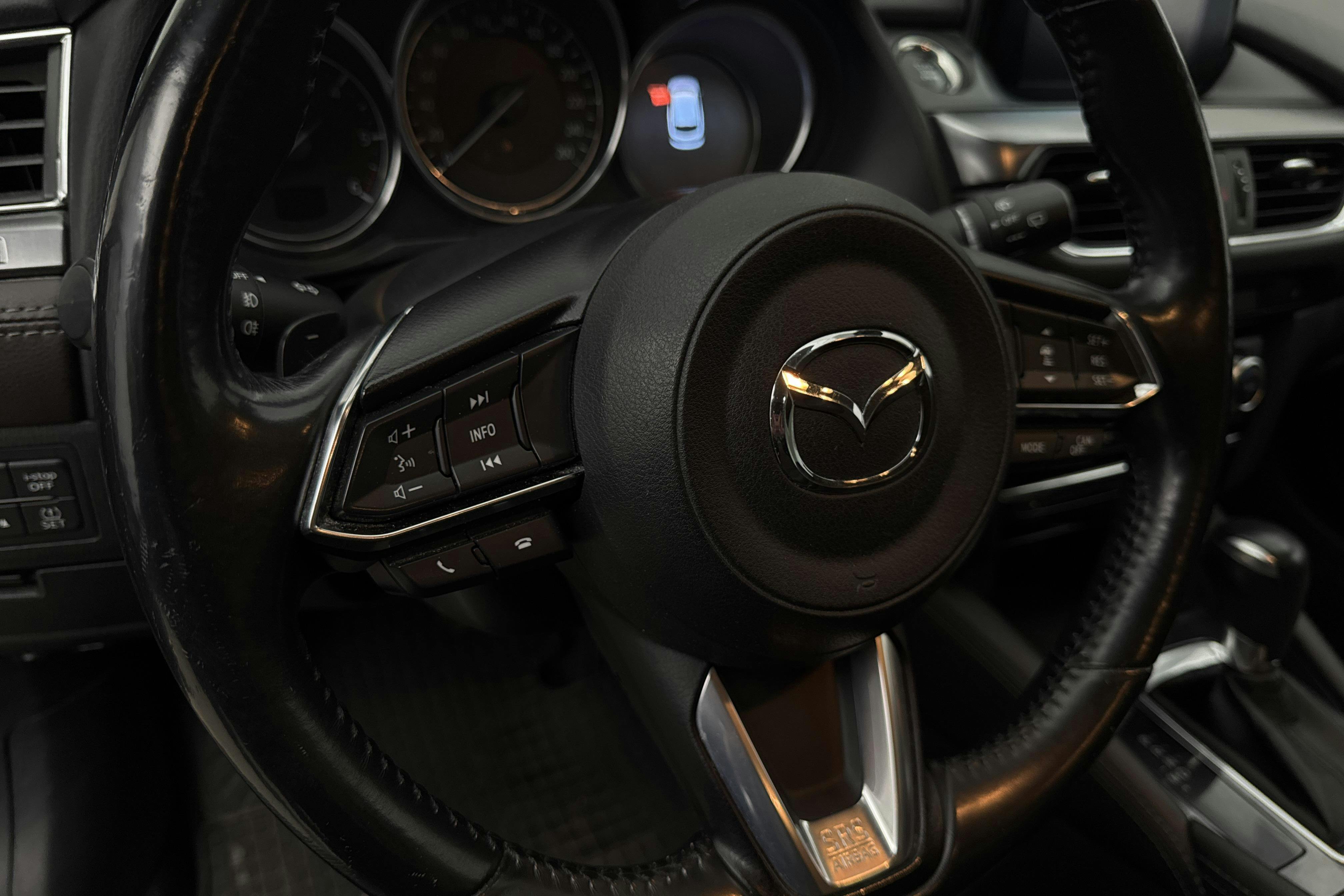 Vehicle Image 15